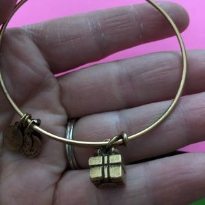 Alex n Ani
